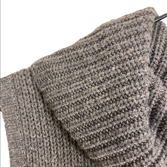 FOREVER 21 KNITTED SLEEVELESS GREY/GRAY TURTLE NECK SWEATER, ASYMMETRIC, SIZE M - Picture 2 of 8